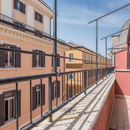 Apartment By The Spanish Steps Рим Екстериор снимка